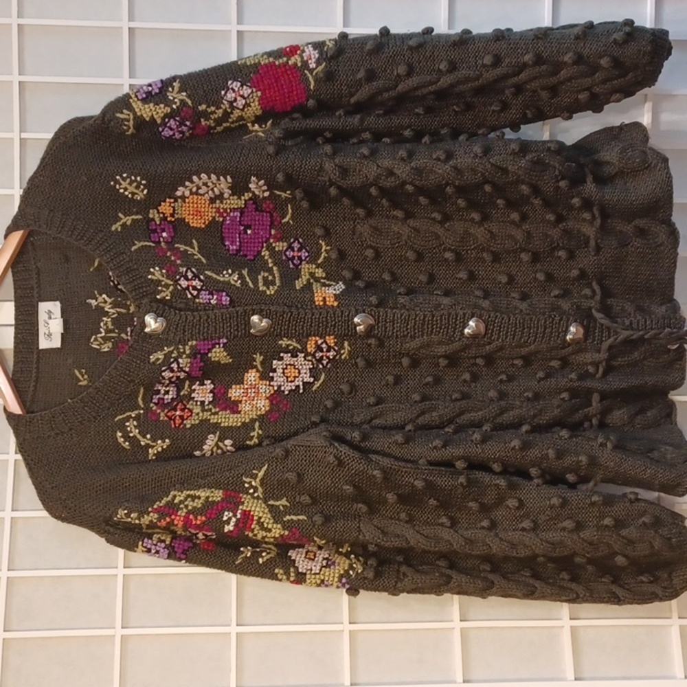 Vintage Super Cute Embroidered Cardigan/ Sweater